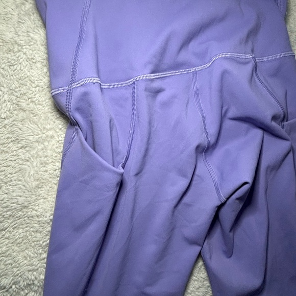Lululemon purple / lilac leggings size 6 with pockets. - Picture 5 of 6